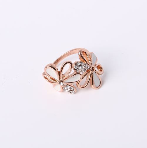 Fashion Style Jewelry Ring Rose Gold Plated with Rhinestones