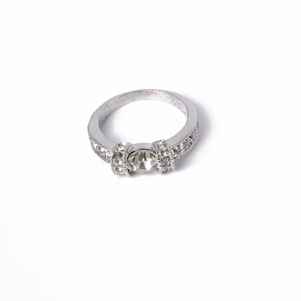 Newest Fashion Jewelry Flower Pattern Glod Ring with Rhinestone
