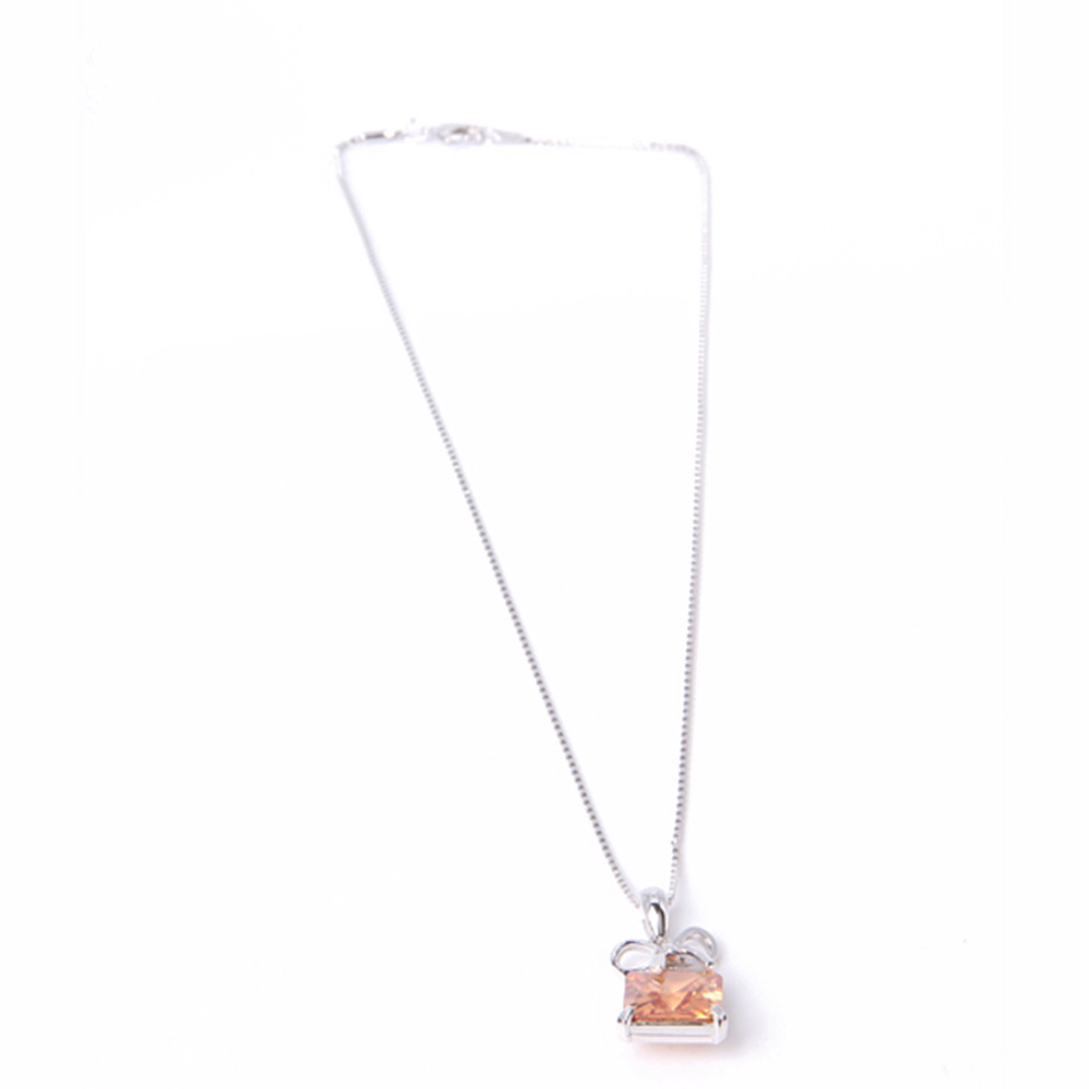 Year Fashion Jewelry Gold Pendant Necklace with Love